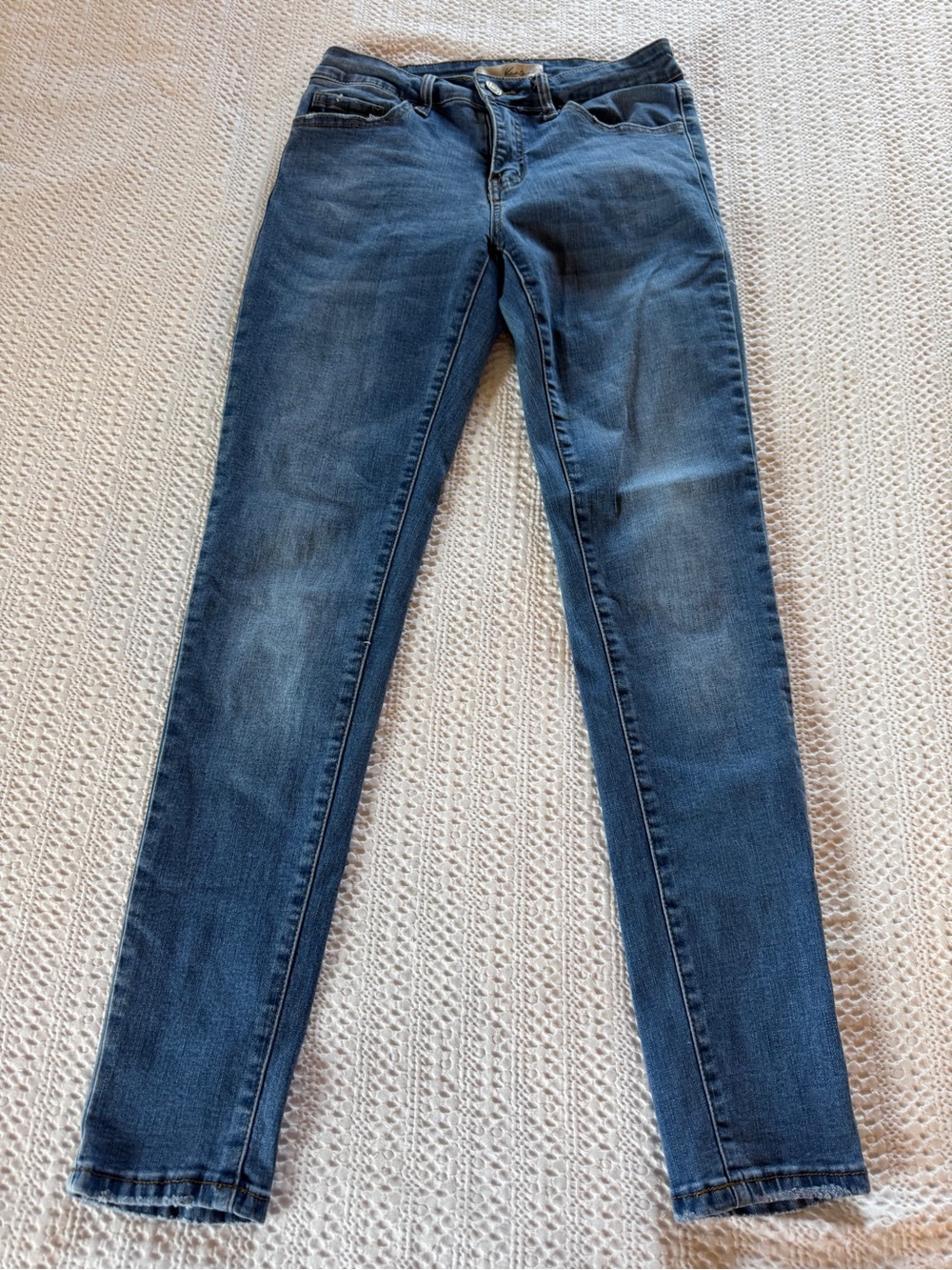 KanCan Skinny Jeans in Faded Blue Wash size 26
